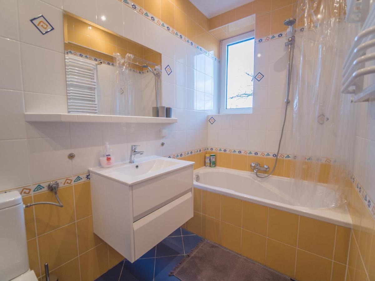 Krosna Street Apartament Gdansk Bagian luar foto